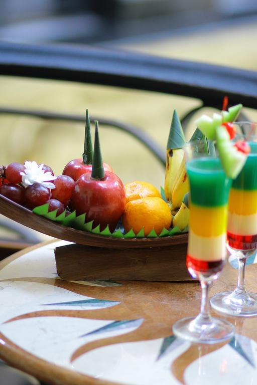 The Grand Palace Hotel Malang Buitenkant foto