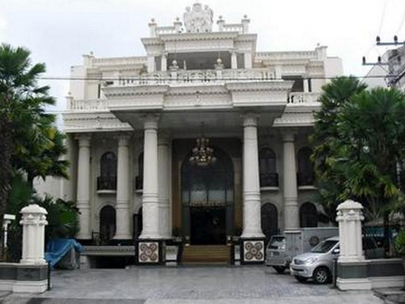 The Grand Palace Hotel Malang Buitenkant foto