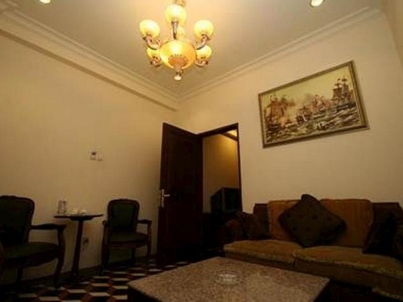 The Grand Palace Hotel Malang Buitenkant foto