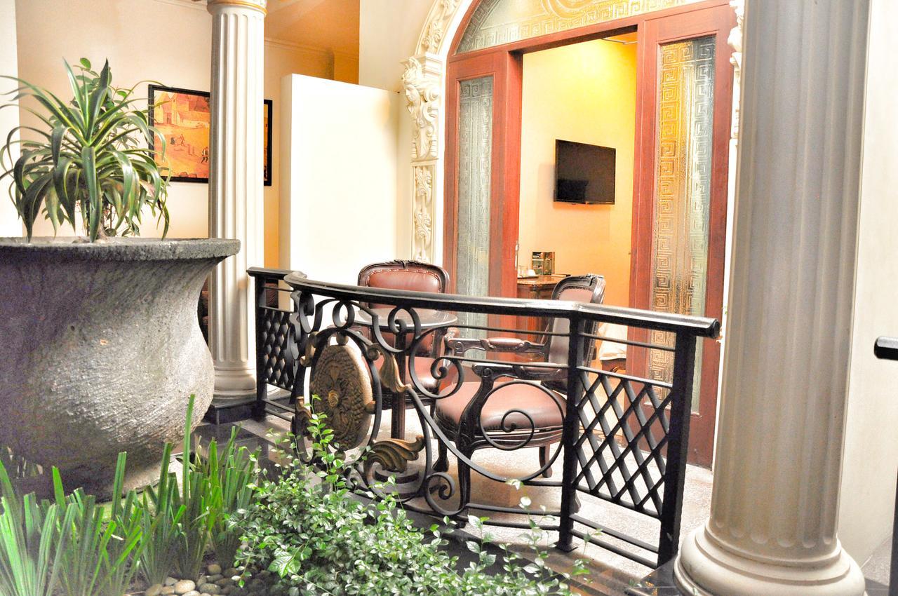 The Grand Palace Hotel Malang Buitenkant foto