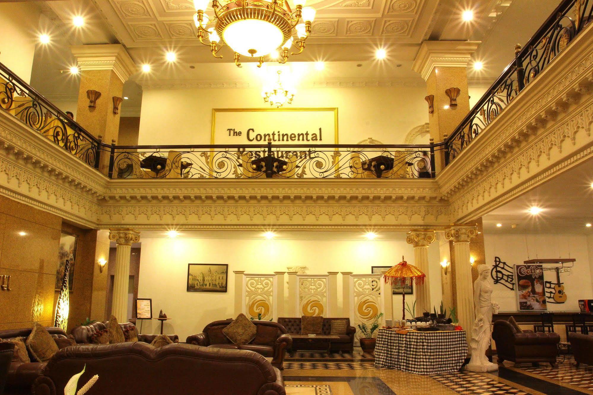 The Grand Palace Hotel Malang Buitenkant foto